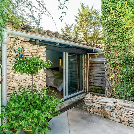 Bed & Breakfast 4 Bears Nîmes