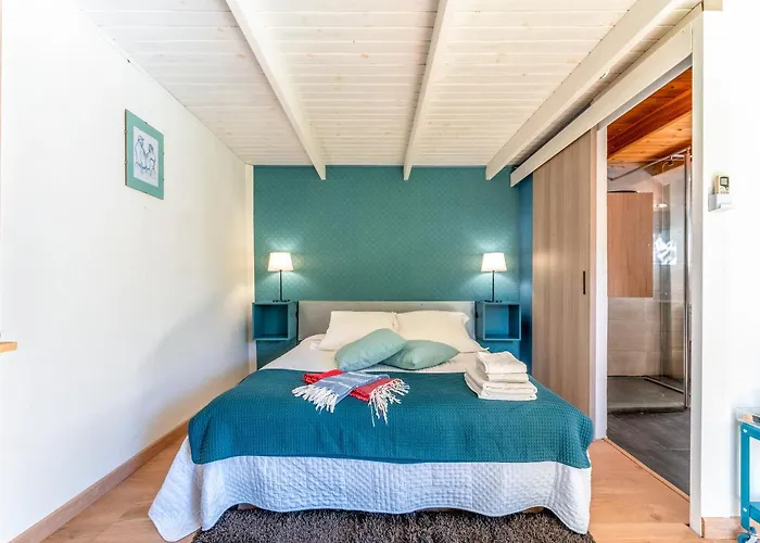 4 Bears Bed & Breakfast 3*